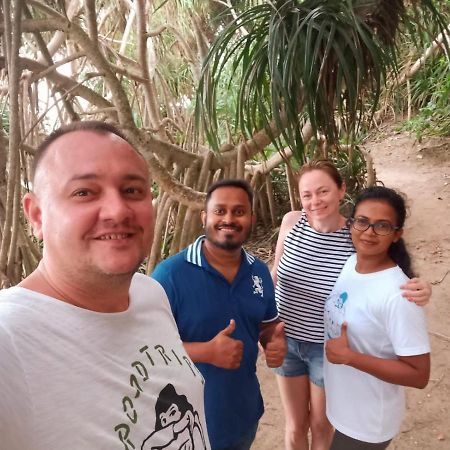 Kiralawella Beach Inn Matara Eksteriør bilde