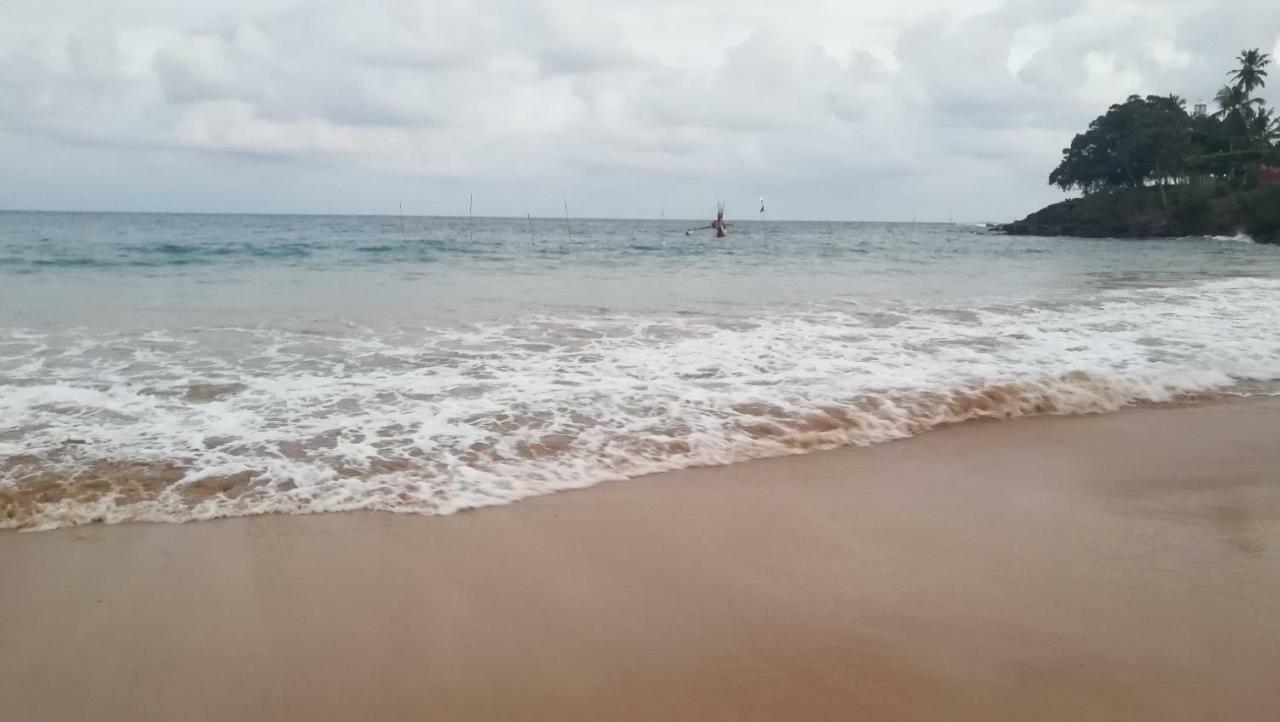 Kiralawella Beach Inn Matara Eksteriør bilde